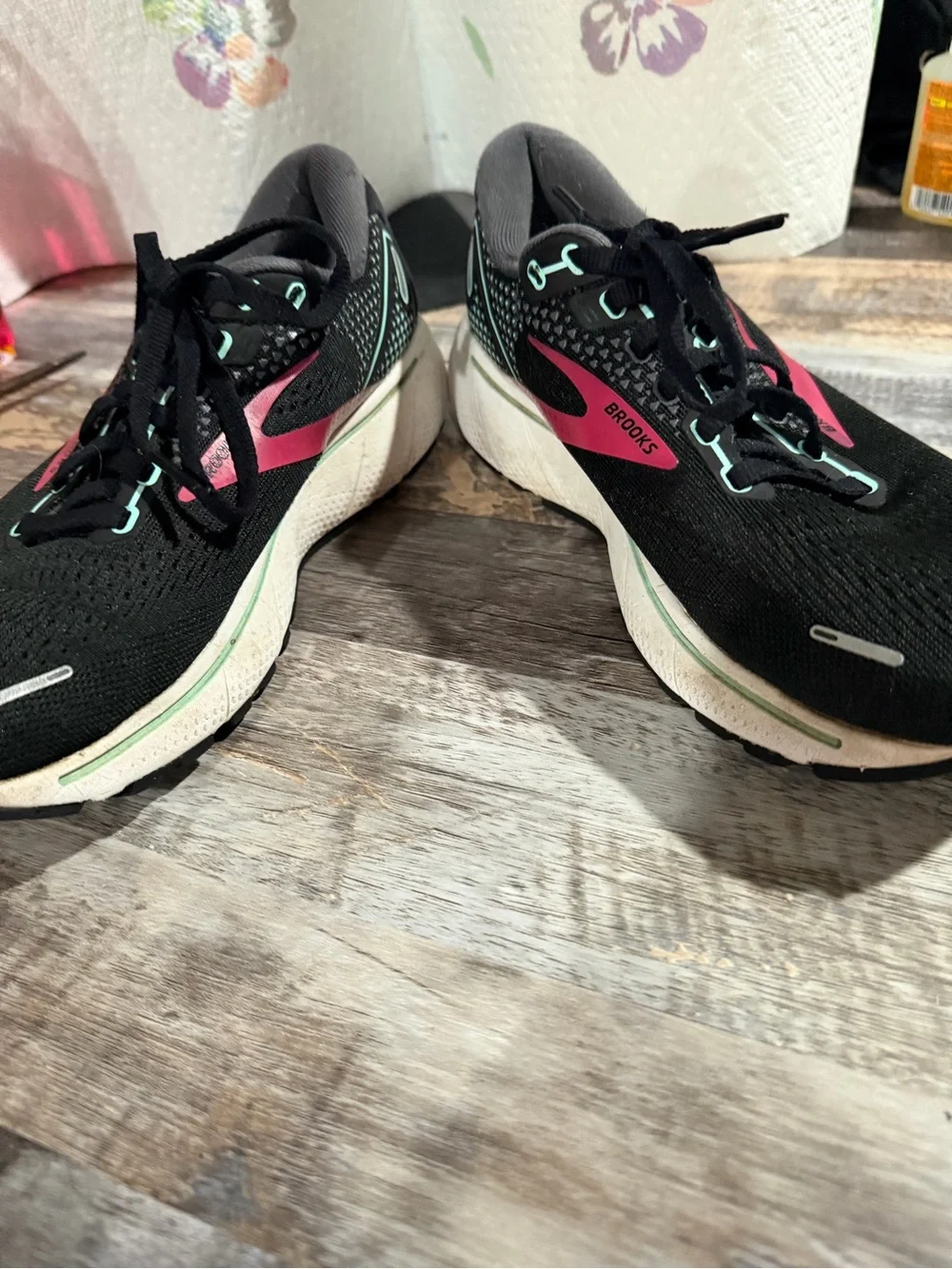Brooks size 7 Women's Running Shoes in Black with Pink and Mint Accents